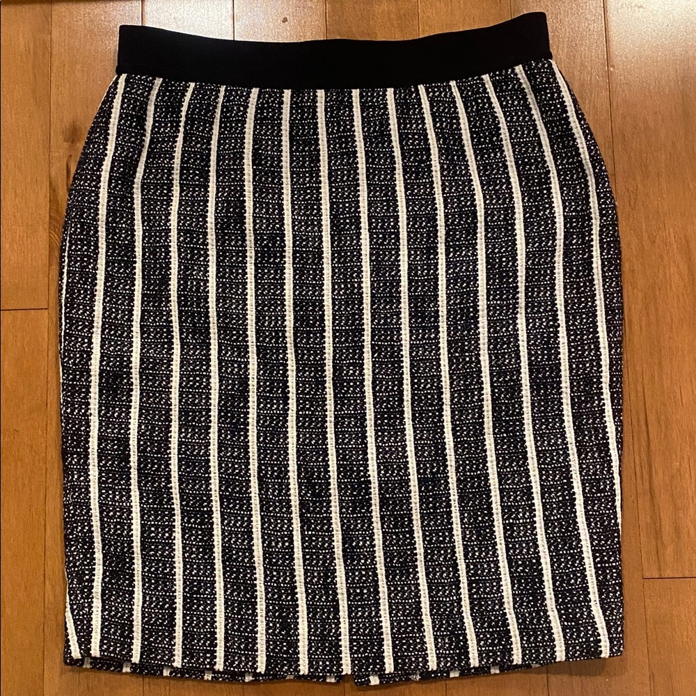Ann Taylor Navy & White Textured Striped Pencil Skirt Size 8